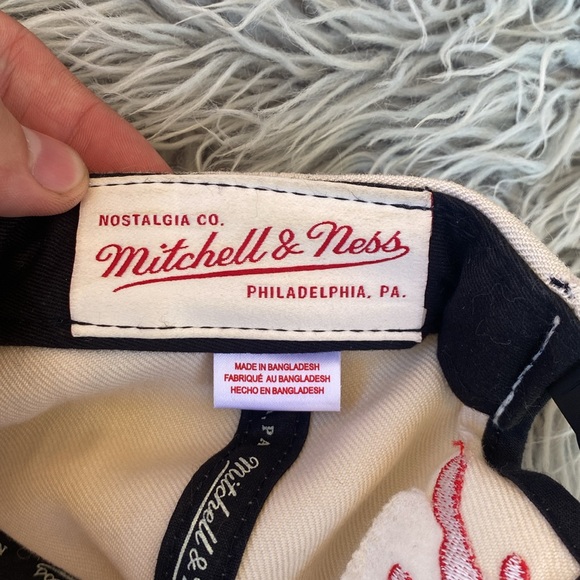 Mitchell & Ness Chicago Bulls Flat Brim Snapback Adjustable Embroidered - Picture 6 of 8